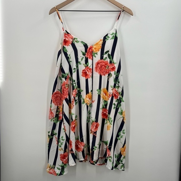 Peach Love California Floral Ladies Tank Medium NEW! - Picture 2 of 5